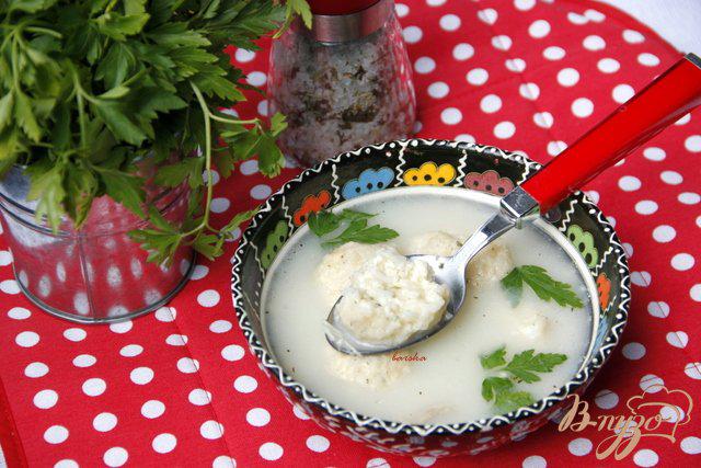 Фото приготовление рецепта: Греческий суп с творожно-рисовыми фрикадельками шаг №6