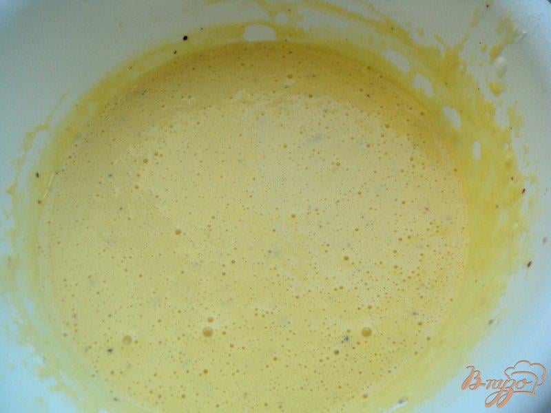 Фото приготовление рецепта: Закусочный кекс с овощами и ветчиной шаг №4
