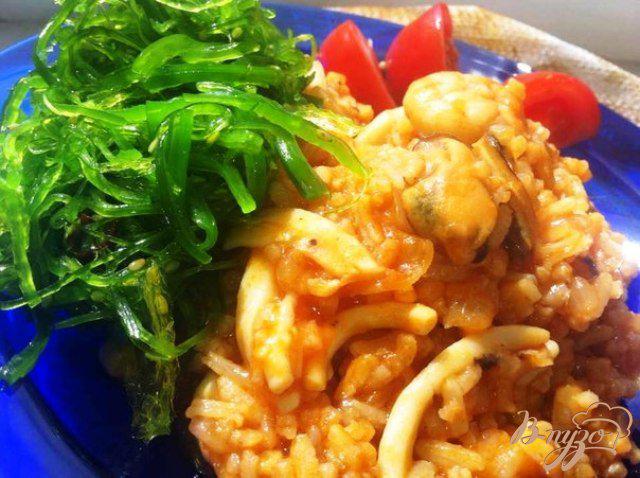 Фото приготовление рецепта: Рис с морепродуктами шаг №8