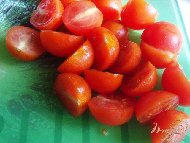 Фото приготовление рецепта: Салат латук  с помидорами черри шаг №4