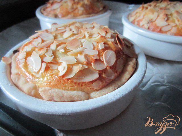 Фото приготовление рецепта: Тарталетки с персиками и рикоттой шаг №7