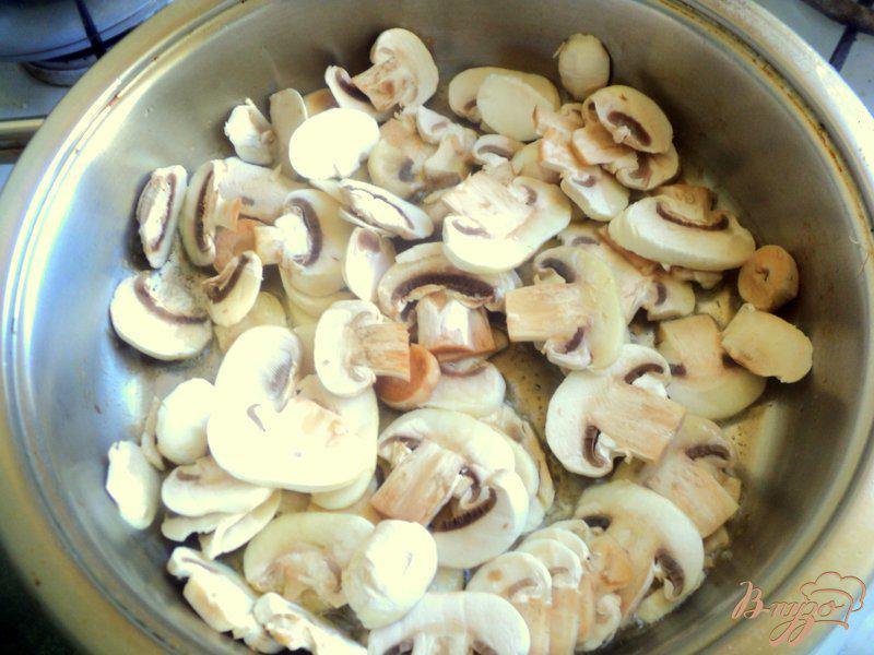 Фото приготовление рецепта: Омлет с грибами шаг №1