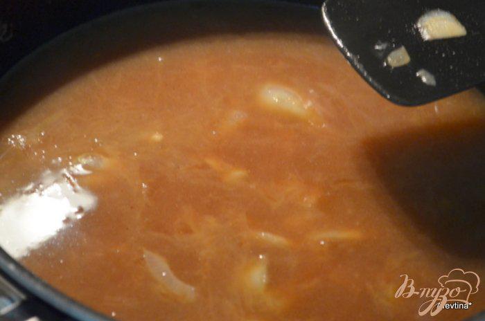 Фото приготовление рецепта: Луковый суп с богатым вкусом шаг №2