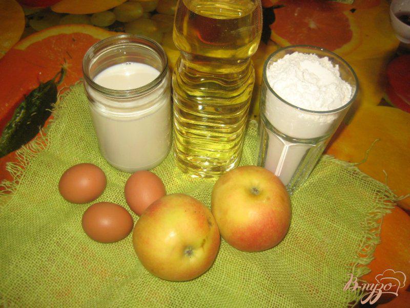 Фото приготовление рецепта: Блины с яблочным припеком шаг №1