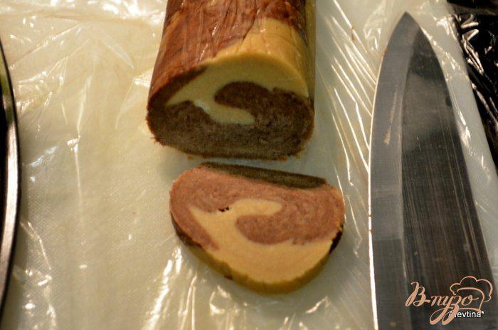 Фото приготовление рецепта: Печенье на коричневом сахаре шаг №5