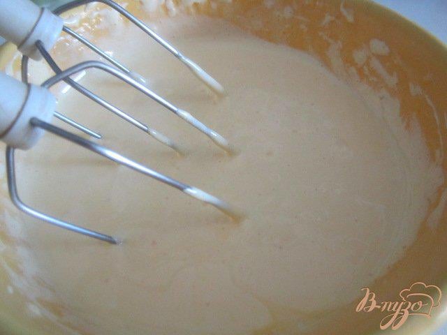 Фото приготовление рецепта: Теплый десерт с яичным кремом шаг №2