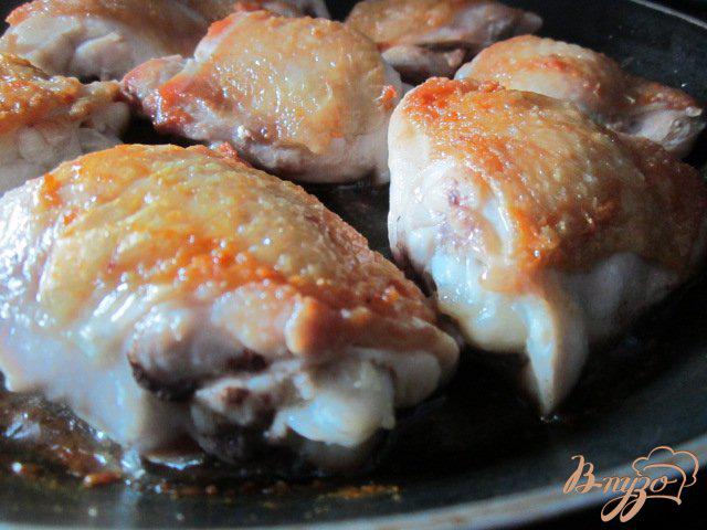 Фото приготовление рецепта: Куриные бедрышки с горчично-апельсиновой глазурью шаг №1