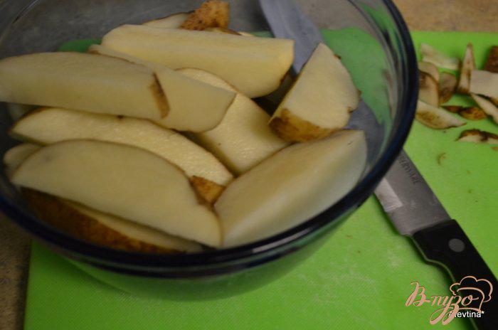 Фото приготовление рецепта: Картофель дольками с розмарином и пармезаном шаг №1