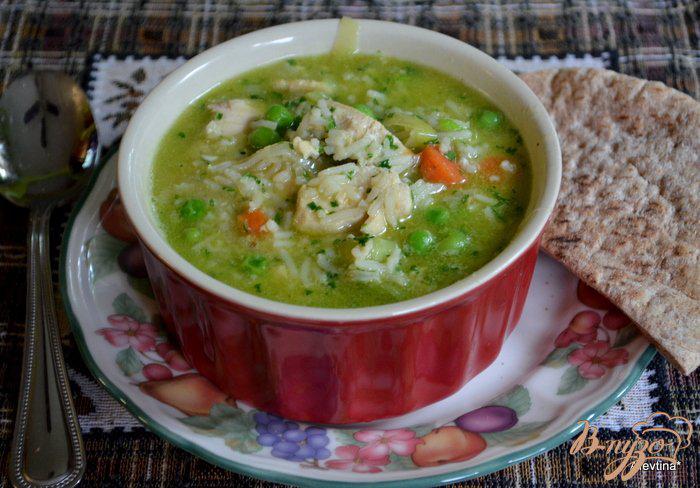 Фото приготовление рецепта: Суп куриный с зеленым горошком шаг №5