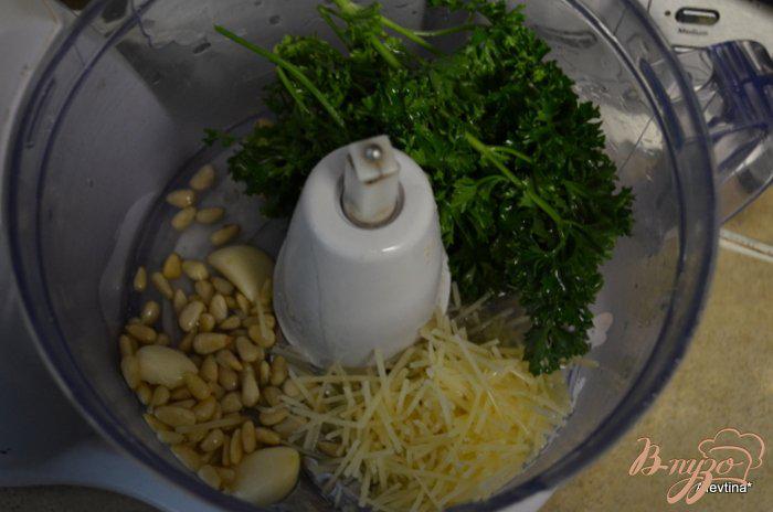 Фото приготовление рецепта: Суп куриный с зеленым горошком шаг №3