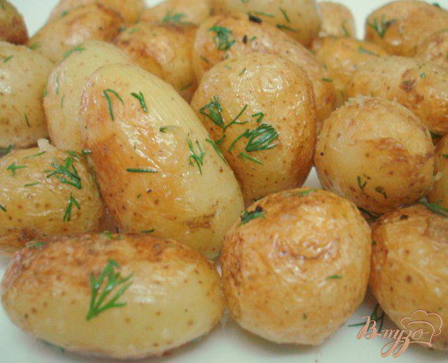 Фото приготовление рецепта: Молодой жареный картофель шаг №6