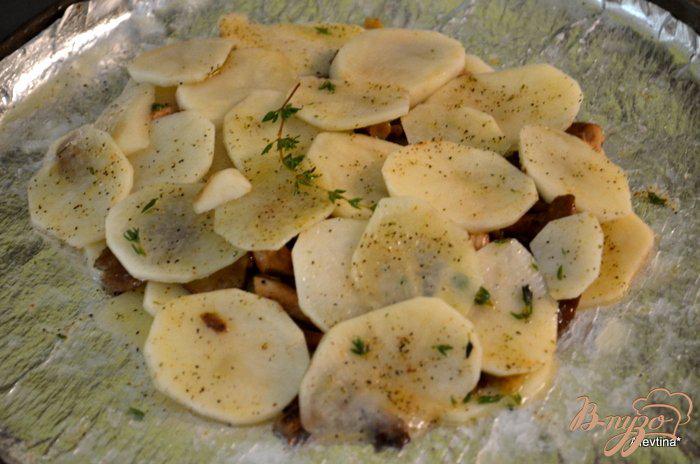 Фото приготовление рецепта: Картофельная галета с грибами шаг №3