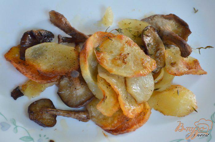 Фото приготовление рецепта: Картофельная галета с грибами шаг №4