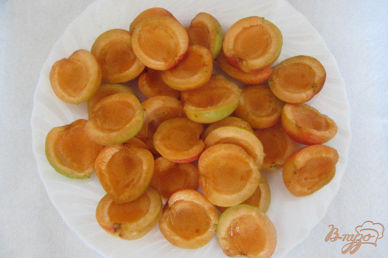 Фото приготовление рецепта: Замороженные абрикосы шаг №3