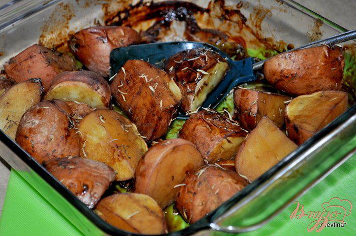 Фото приготовление рецепта: Картофель в бальзамической глазури шаг №2