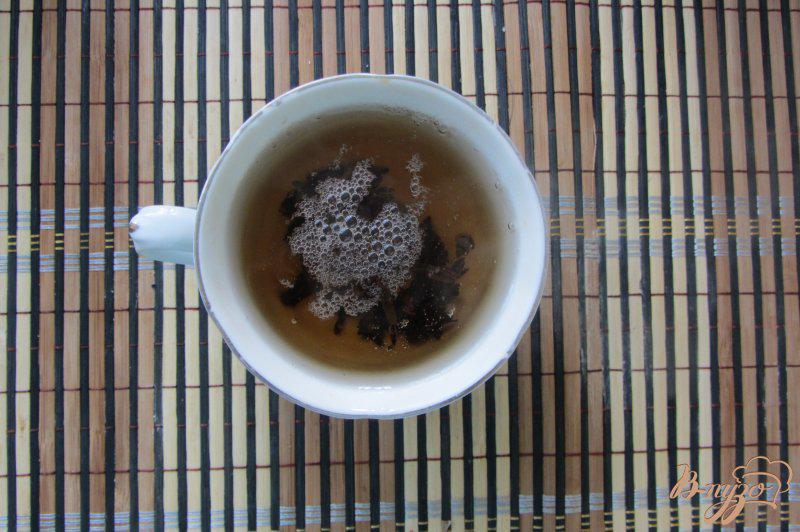 Фото приготовление рецепта: Чай с молоком шаг №2