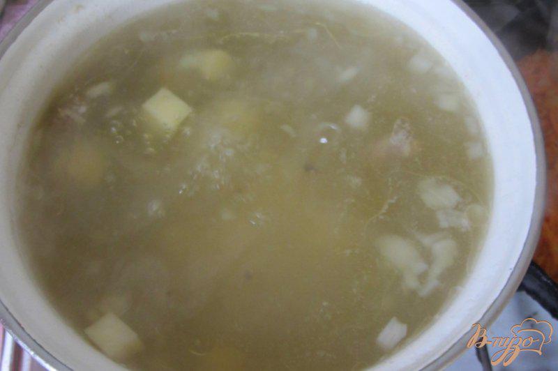 Фото приготовление рецепта: Макаронный суп с куриными сердечками шаг №2