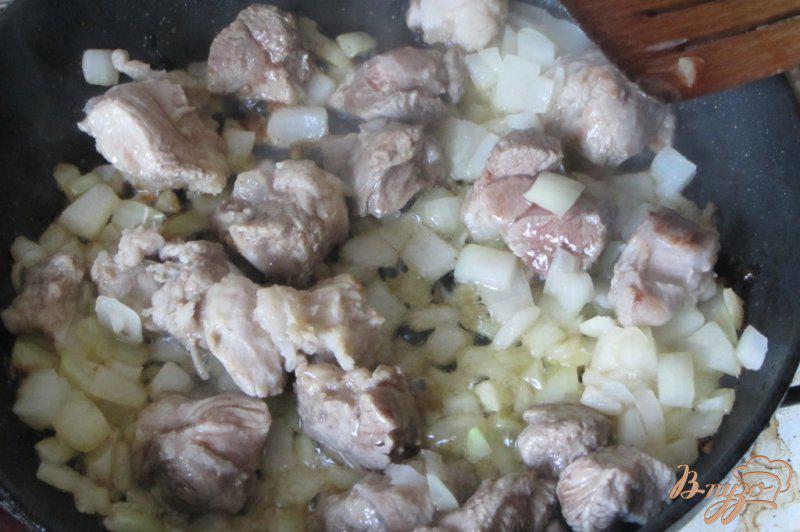 Фото приготовление рецепта: Картофель тушеный с мясом шаг №5