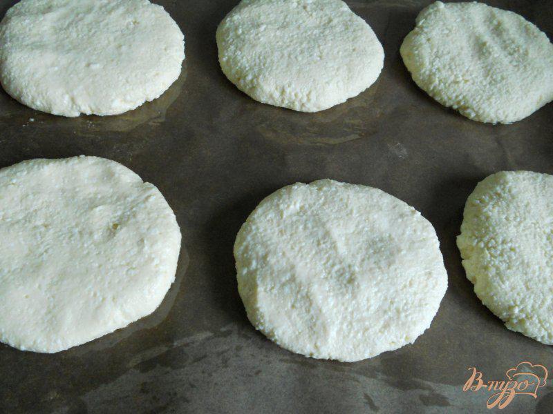 Фото приготовление рецепта: Сырники с творожным кремом в духовке шаг №2