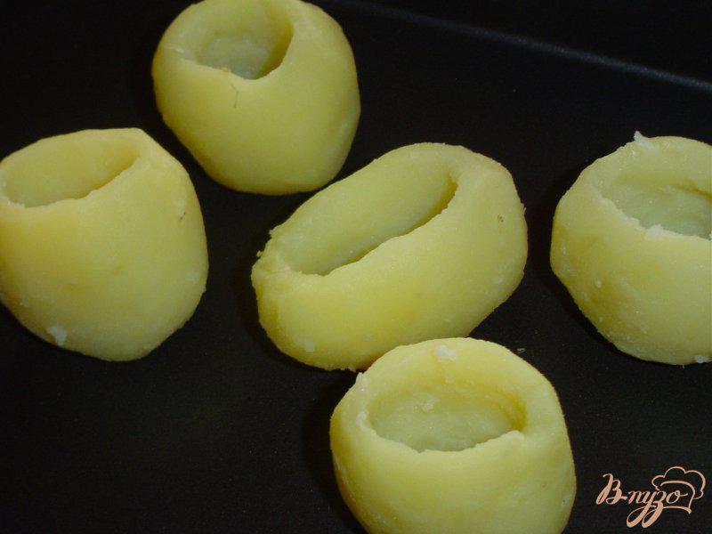 Фото приготовление рецепта: Запеченный картофель «Сюрприз» шаг №2