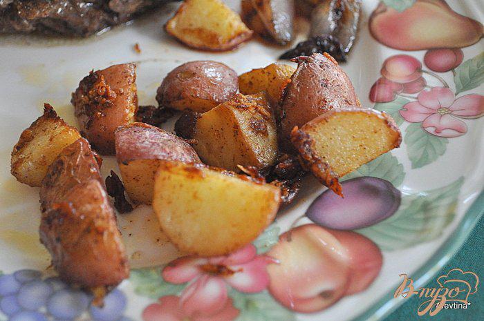 Фото приготовление рецепта: Жареный золотой картофель шаг №4