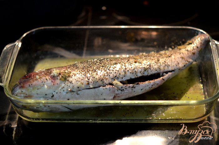 Фото приготовление рецепта: Рыба кефаль в пакете шаг №2