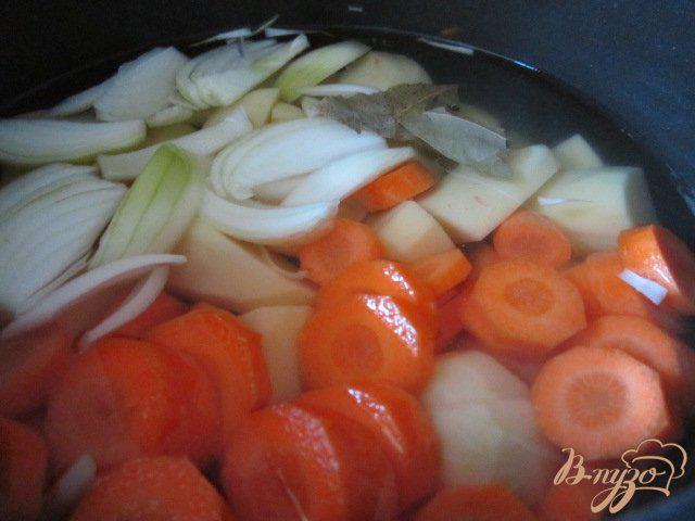 Фото приготовление рецепта: Давленый картофель с морковью и карри шаг №1