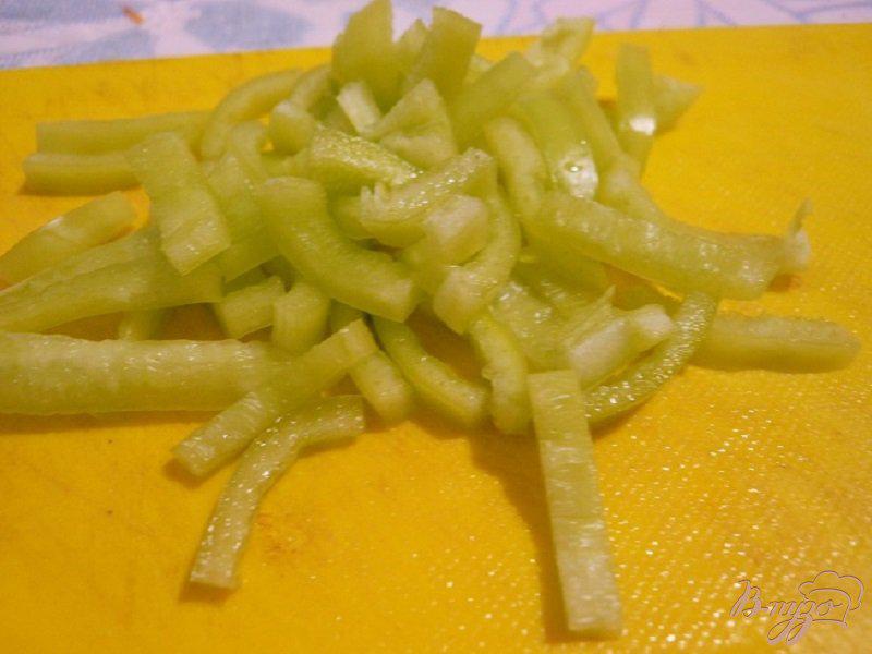 Фото приготовление рецепта: Суп с капустой и кабачком шаг №5