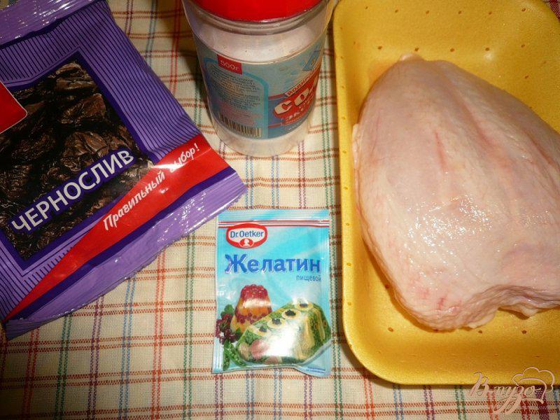 Фото приготовление рецепта: Куриная грудка в желе шаг №1