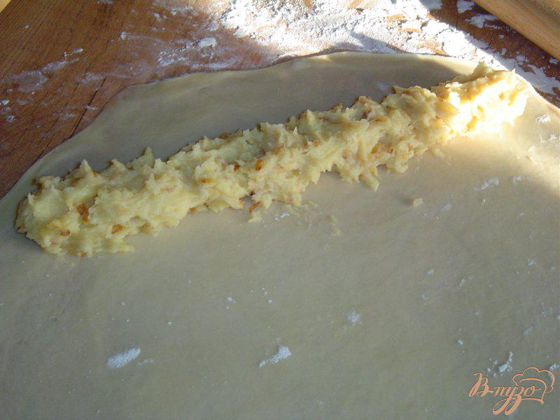 Фото приготовление рецепта: Кныши с начинкой из картофеля шаг №4