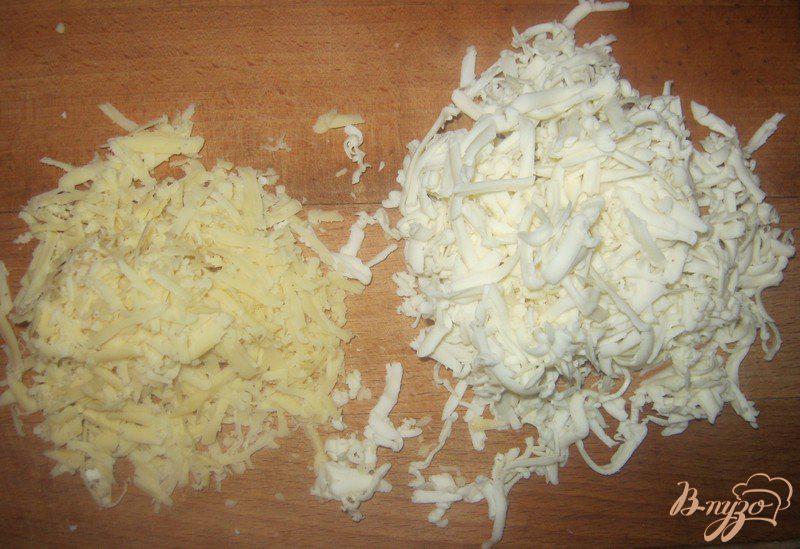 Фото приготовление рецепта: Пирог из лаваша с сыром и зеленью шаг №1