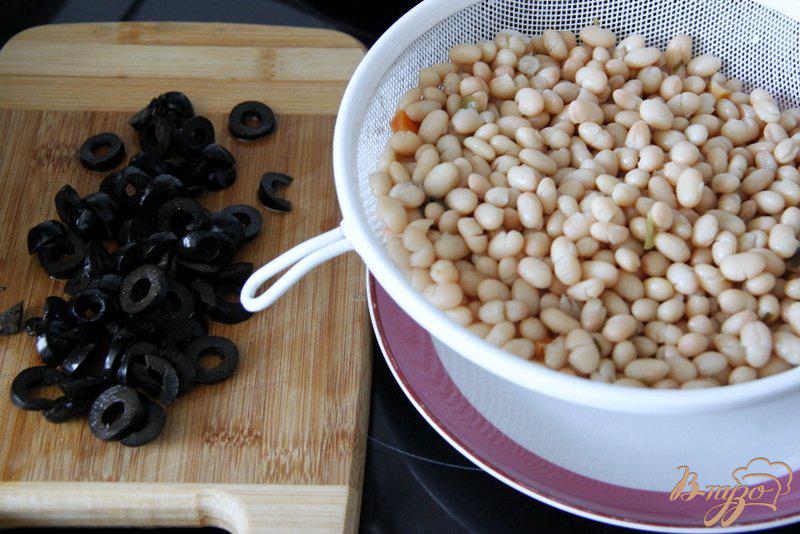 Фото приготовление рецепта: Средиземноморский томатный суп с фасолью и пастой шаг №4