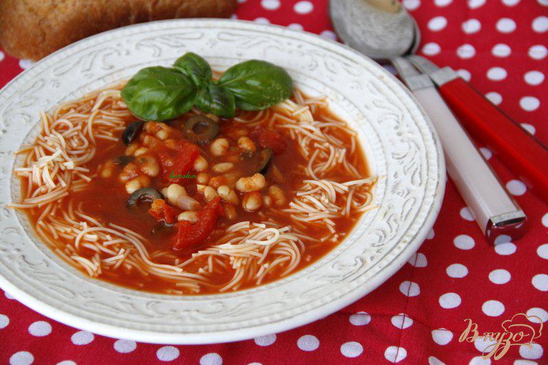 Фото приготовление рецепта: Средиземноморский томатный суп с фасолью и пастой шаг №7