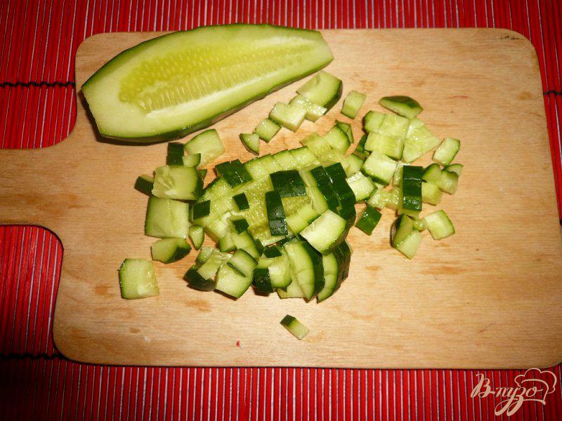 Фото приготовление рецепта: Нежный салат с морской капустой шаг №5