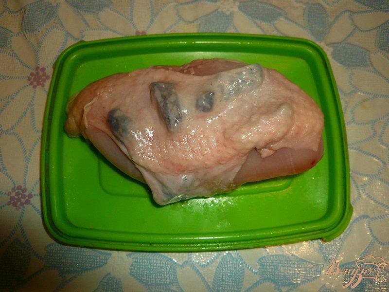 Фото приготовление рецепта: Куриная грудка с черносливом шаг №5