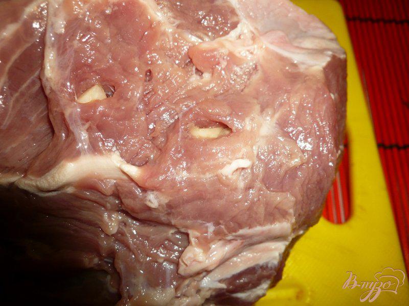 Фото приготовление рецепта: Свиная лопатка запеченная в фольге шаг №1