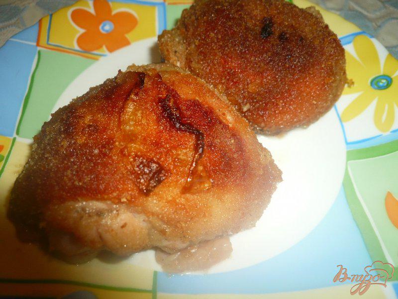 Фото приготовление рецепта: Куриные бедра запеченные в панировке шаг №10