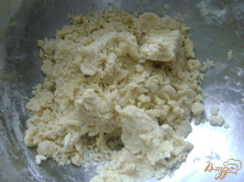 Фото приготовление рецепта: Печенье с сырным вкусом шаг №2