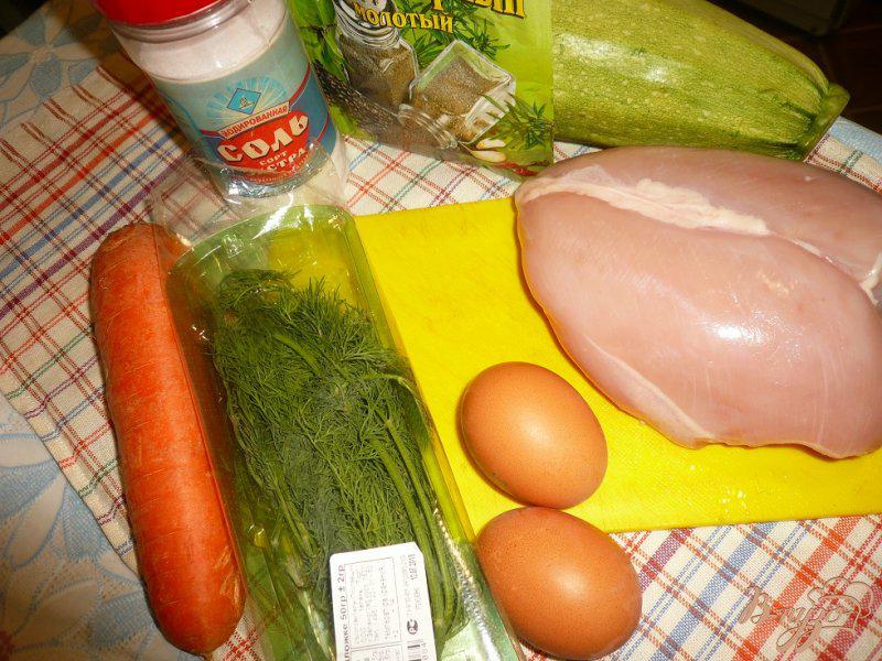 Фото приготовление рецепта: Нежные куриные котлетки с кабачком и морковью шаг №1