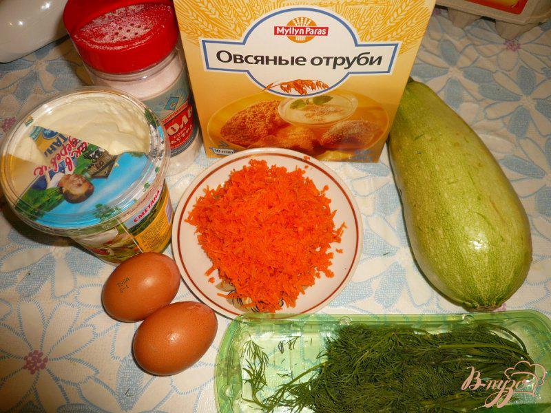 Фото приготовление рецепта: Овощные кексы шаг №1