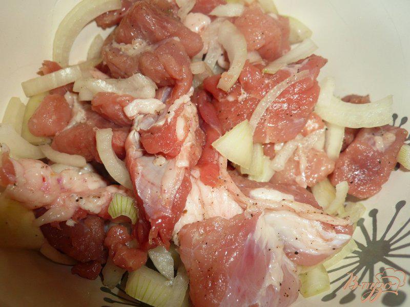 Фото приготовление рецепта: Ленивый горшочек с картофелем и мясом шаг №2