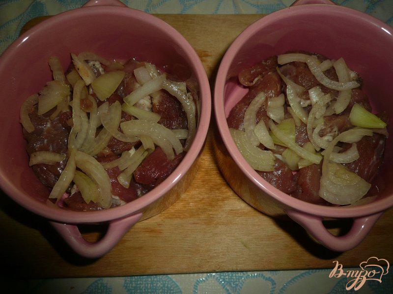 Фото приготовление рецепта: Ленивый горшочек с картофелем и мясом шаг №4