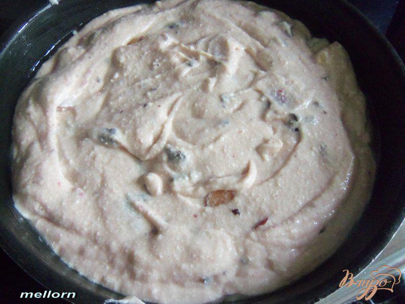 Фото приготовление рецепта: Пирог с нектарином и шоколадом шаг №5