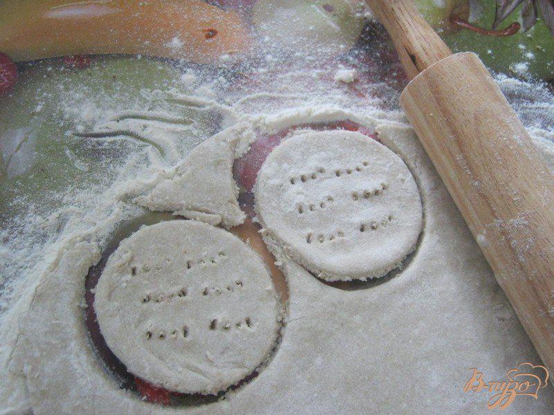 Фото приготовление рецепта: Лепёшки из ржаной муки шаг №4