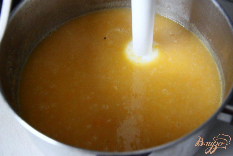 Фото приготовление рецепта: Морковно-картофельный суп-пюре шаг №3