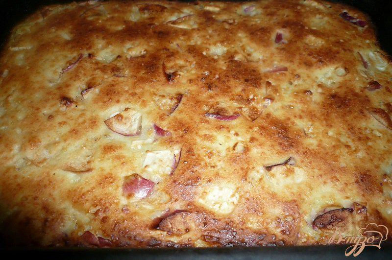 Фото приготовление рецепта: Творожная запеканка с яблоками шаг №9