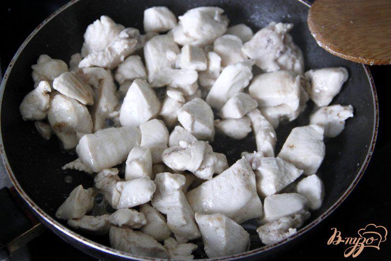 Фото приготовление рецепта: Картофельный айнтопф с курицей шаг №2