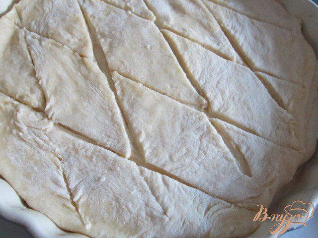 Фото приготовление рецепта: Сладкий пирог из хлебного теста шаг №5