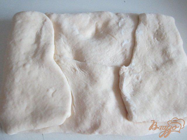 Фото приготовление рецепта: Сладкий пирог из хлебного теста шаг №4