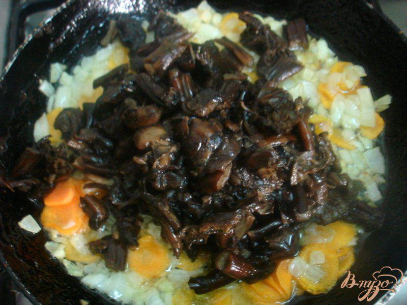 Фото приготовление рецепта: Суп грибной с опятами шаг №3